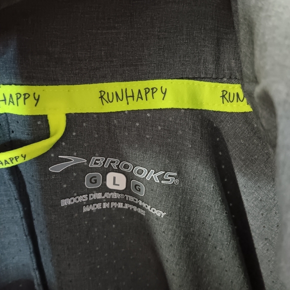 Womens Brooks Run Happy Jacket w/pockets/reflector - Picture 10 of 11